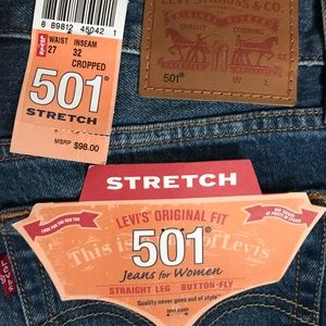 NWT WOMENS 501 straight leg stretch jeans!